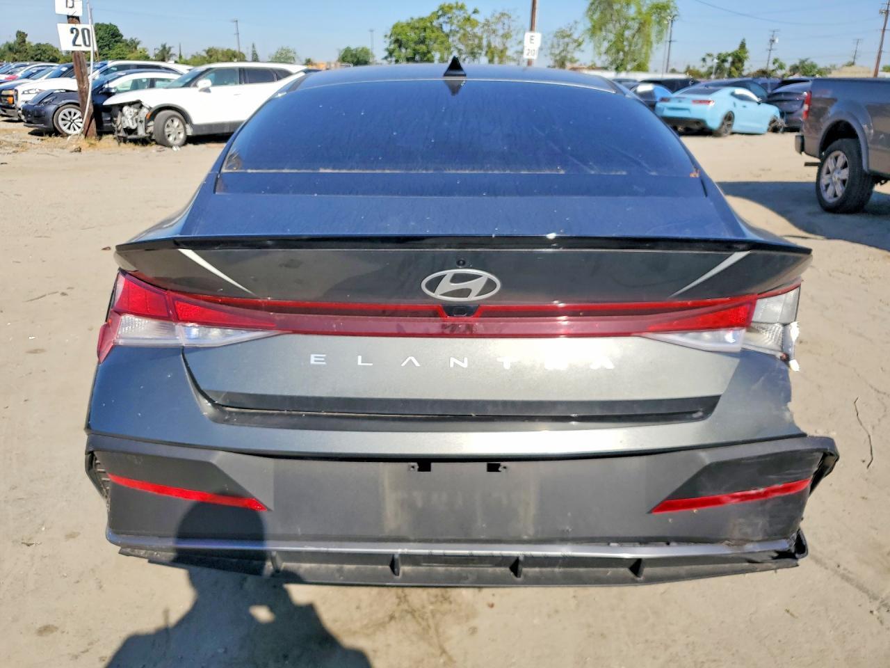 2025 Hyundai Elantra Sel Sport - zdjęcie 6