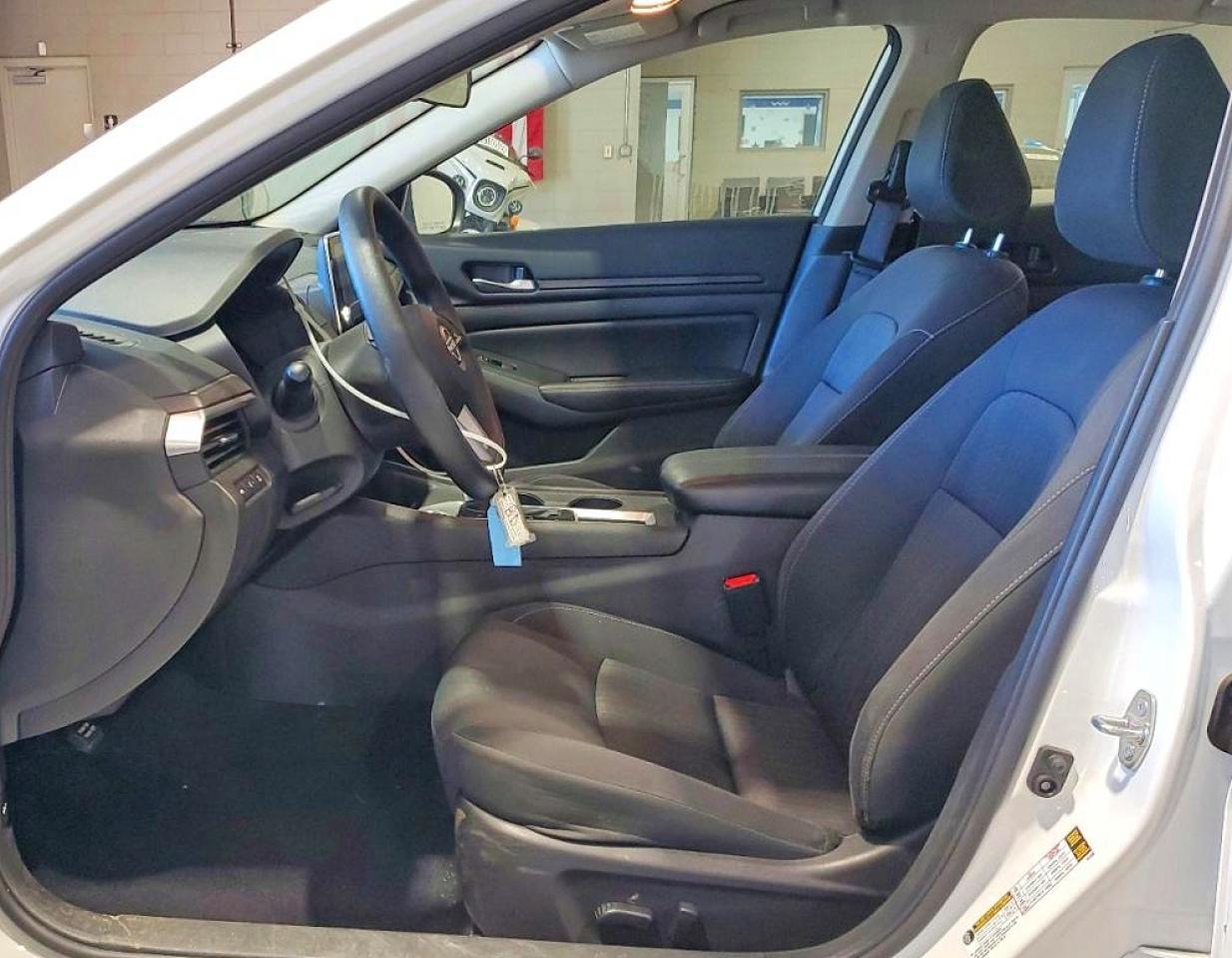 2025 Nissan Altima Sv - zdjęcie 7