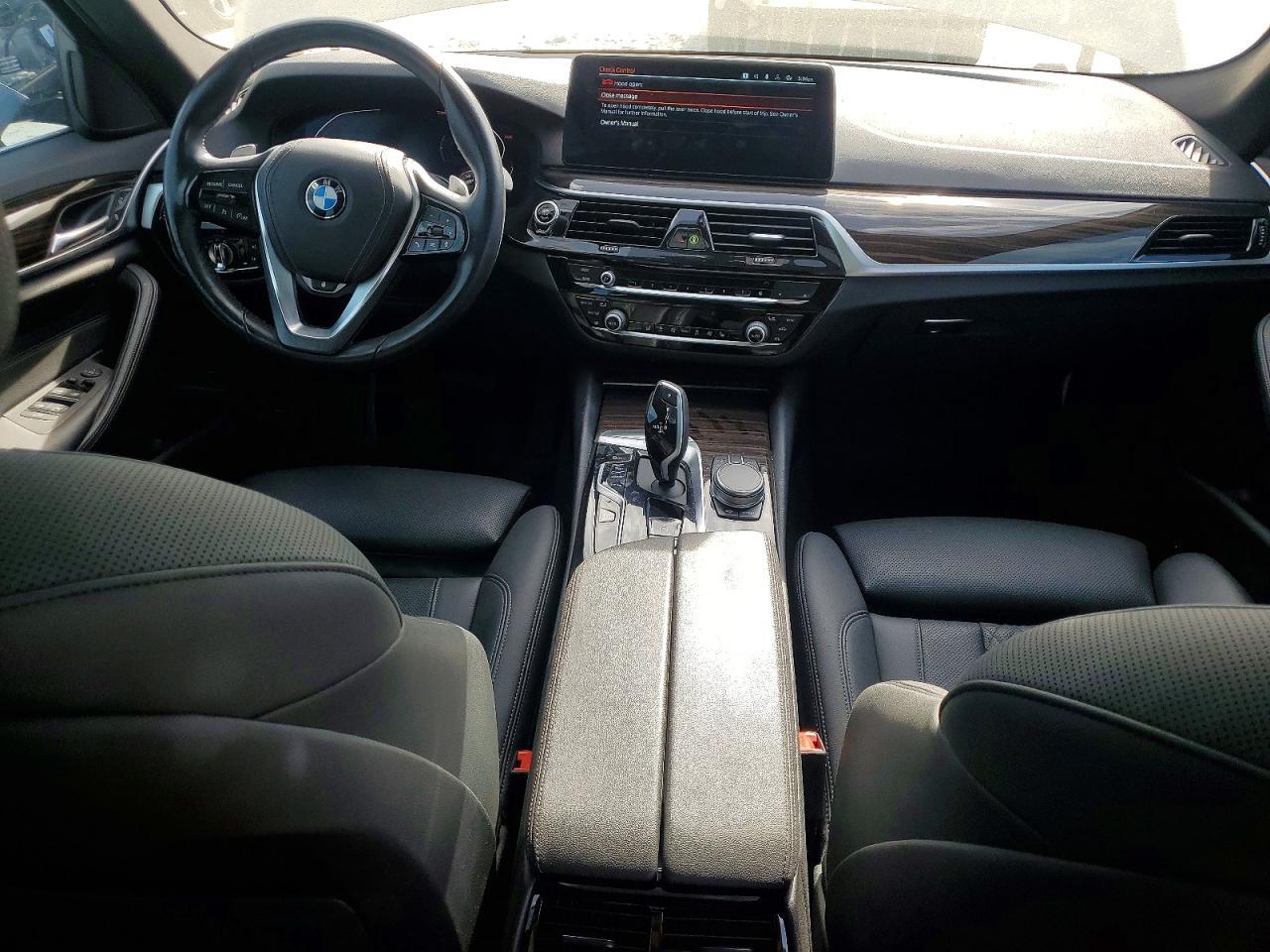 2021 BMW 530 Xi - zdjęcie 8