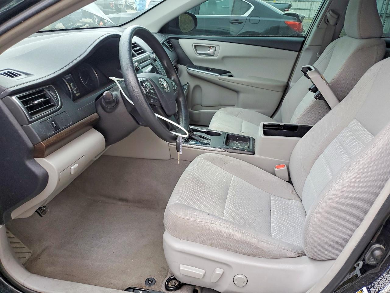 2017 Toyota Camry Le - zdjęcie 7