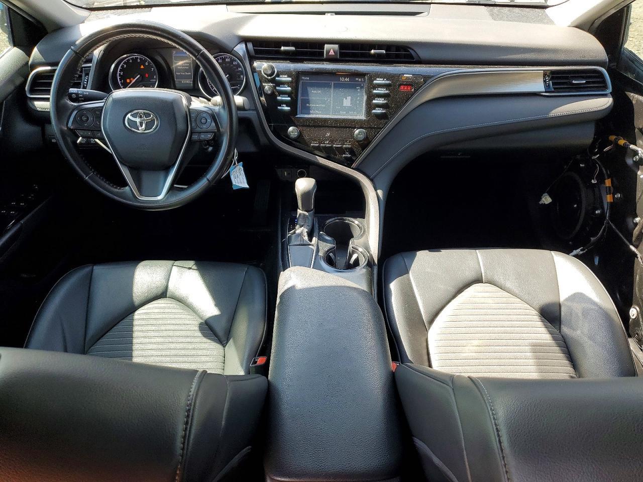 2019 Toyota Camry Se - zdjęcie 8