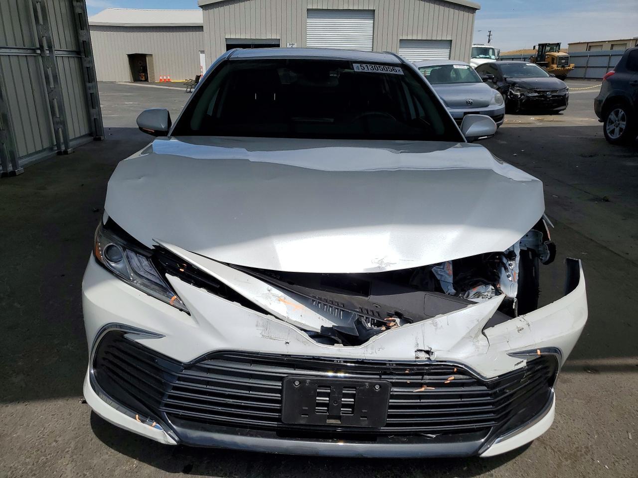 2021 Toyota Camry Xle - zdjęcie 5