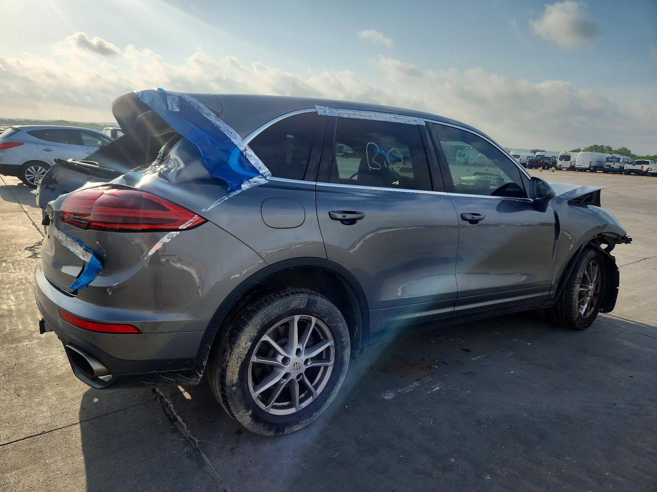 2016 Porsche Cayenne - zdjęcie 3