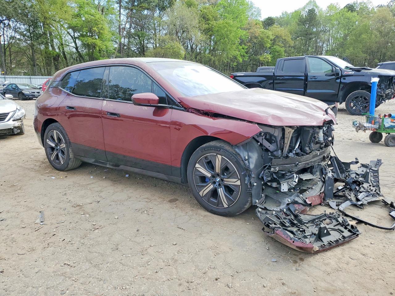 2025 BMW Ix xDrive50 - zdjęcie 4