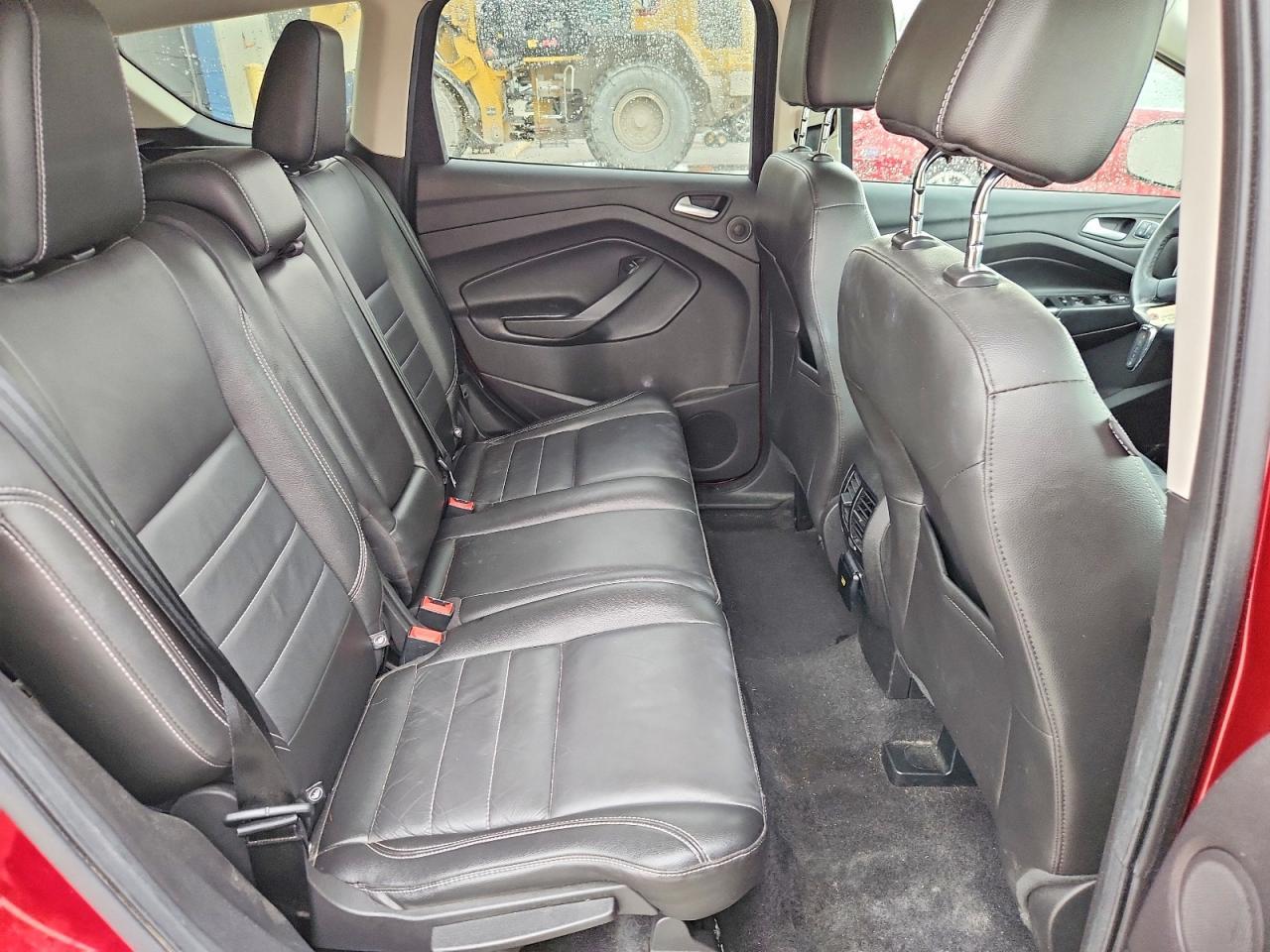 2015 Ford Escape Titanium - zdjęcie 11