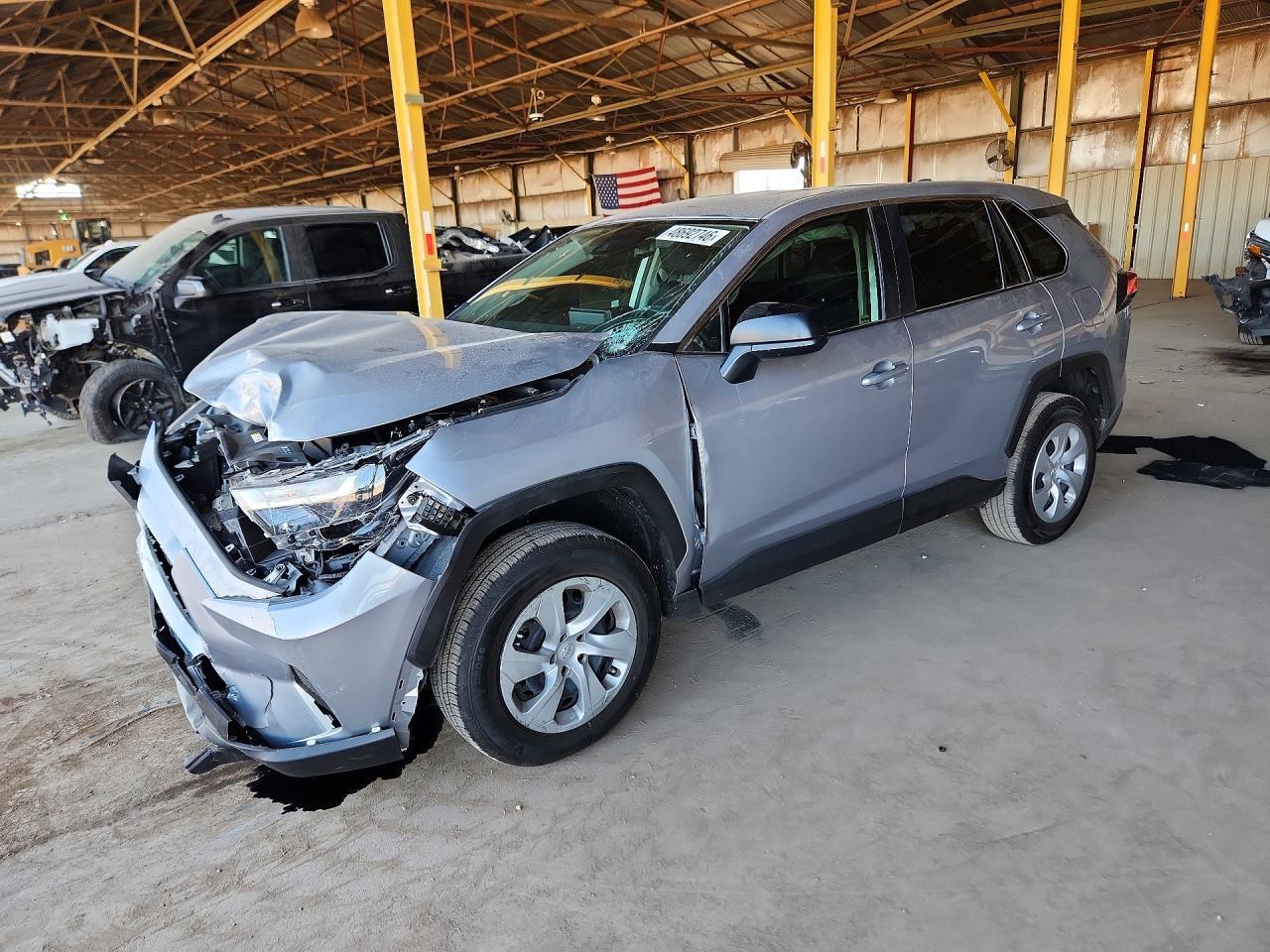 2023 Toyota Rav4 Le - zdjęcie główne