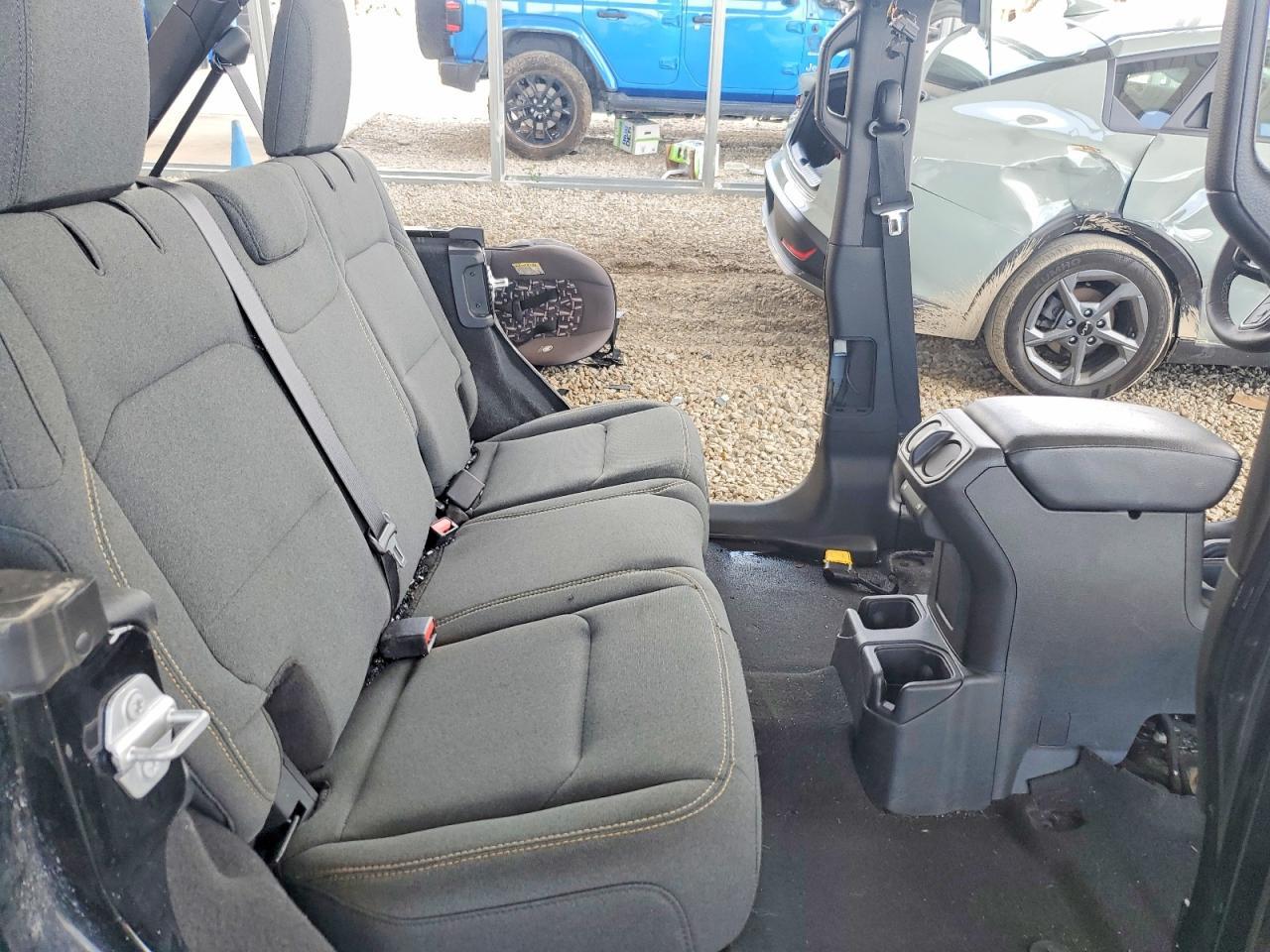 2025 Jeep Wrangler Sport - zdjęcie 11