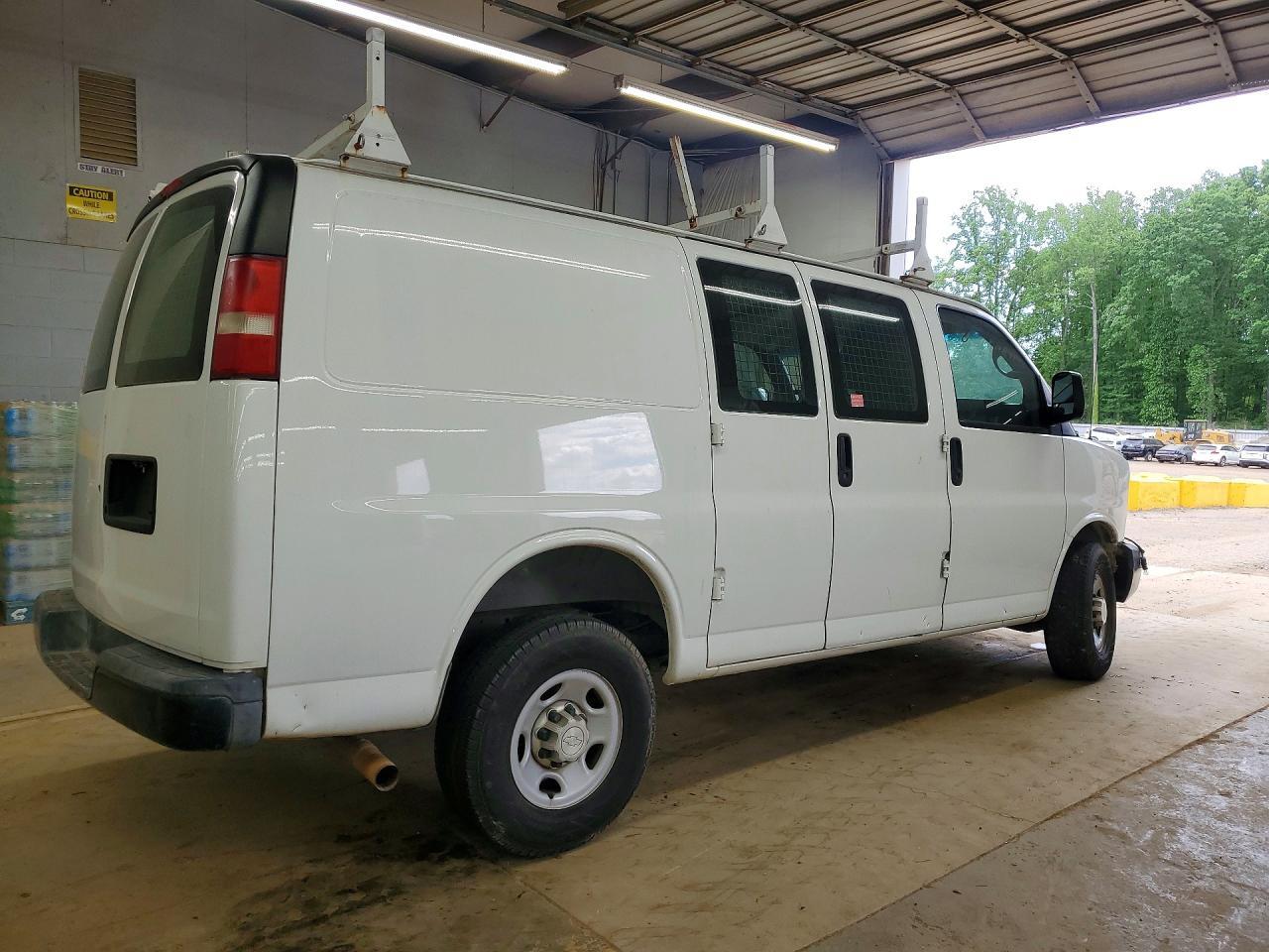 2015 Chevrolet Express G2500 - zdjęcie 3