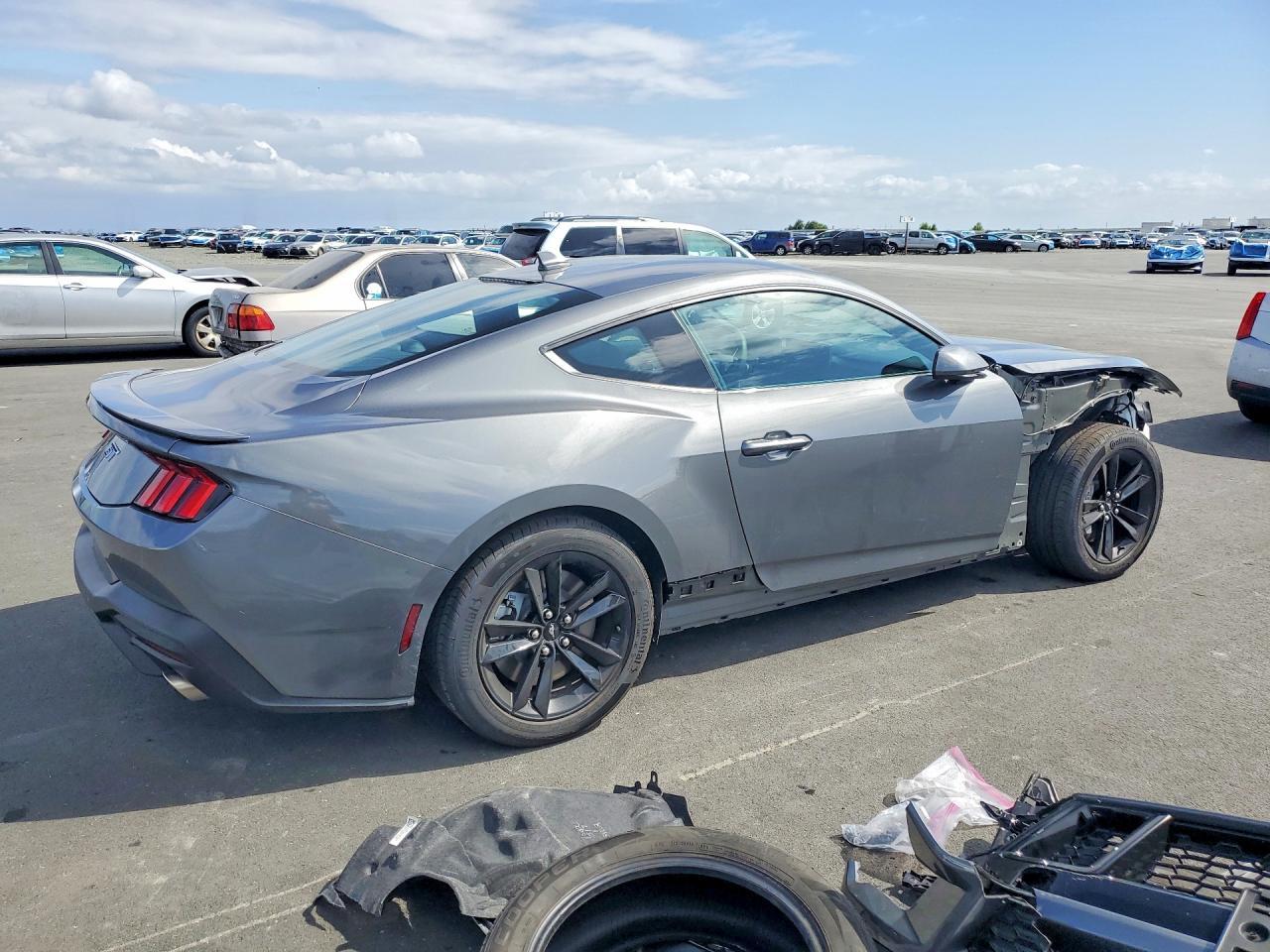 2025 Ford Mustang Gt - zdjęcie 3
