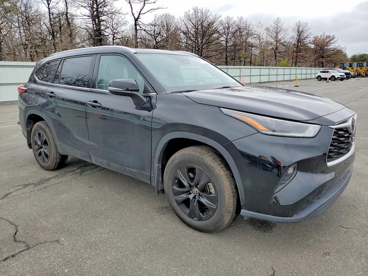 2021 Toyota Highlander Xle - zdjęcie 4