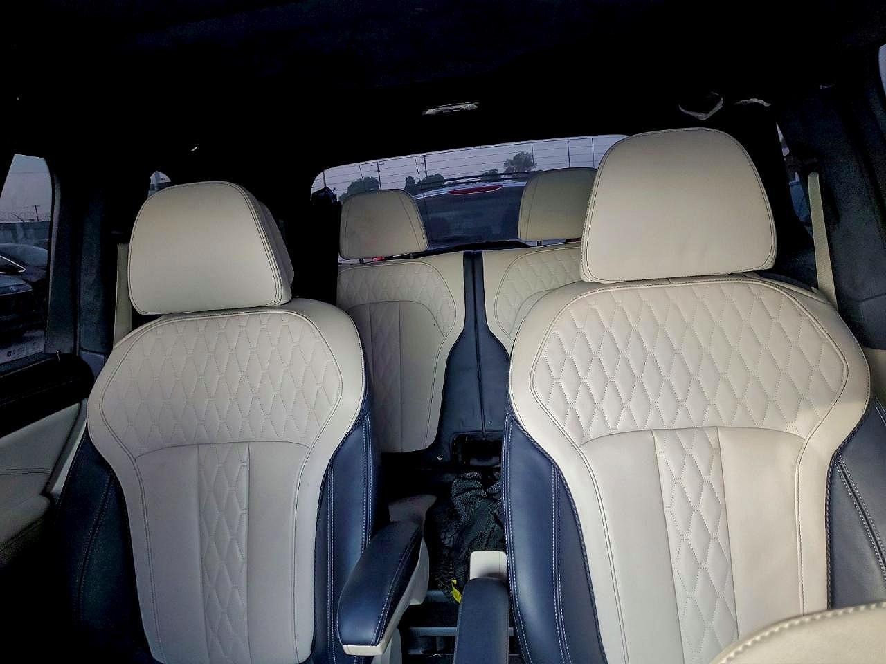 2019 BMW X7 xDrive50I - zdjęcie 10