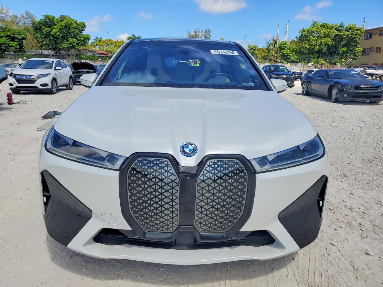 2023 BMW Ix xDrive50 - zdjęcie 5