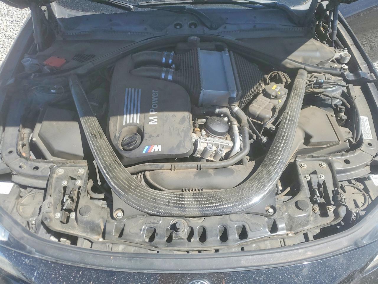 2015 BMW M4 - zdjęcie 11