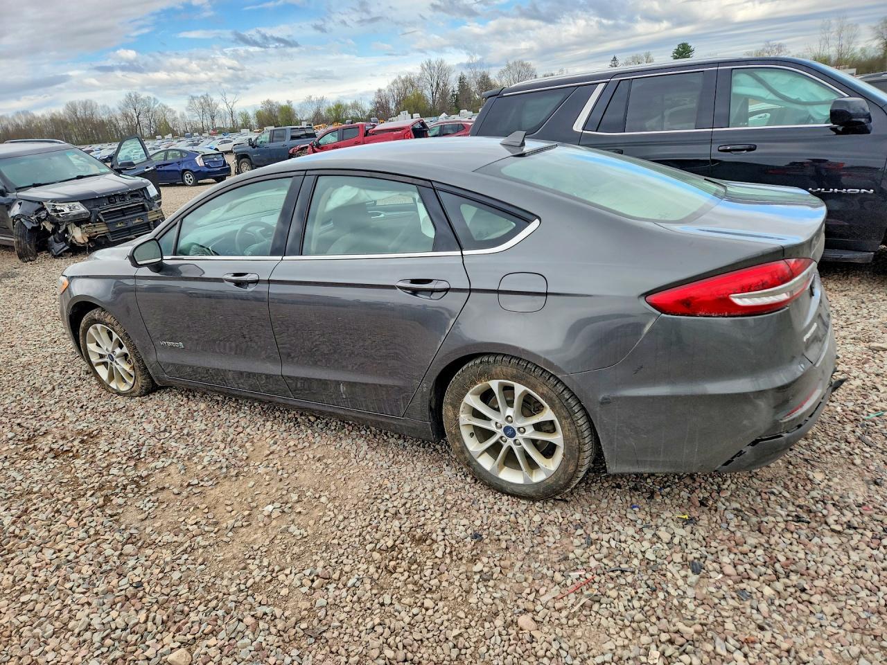 2019 Ford Fusion Se - zdjęcie 2