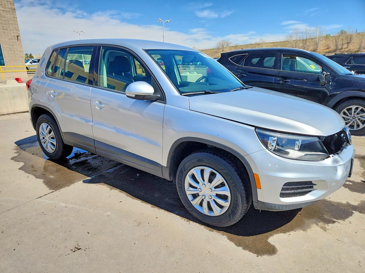 2014 Volkswagen Tiguan S - zdjęcie 4
