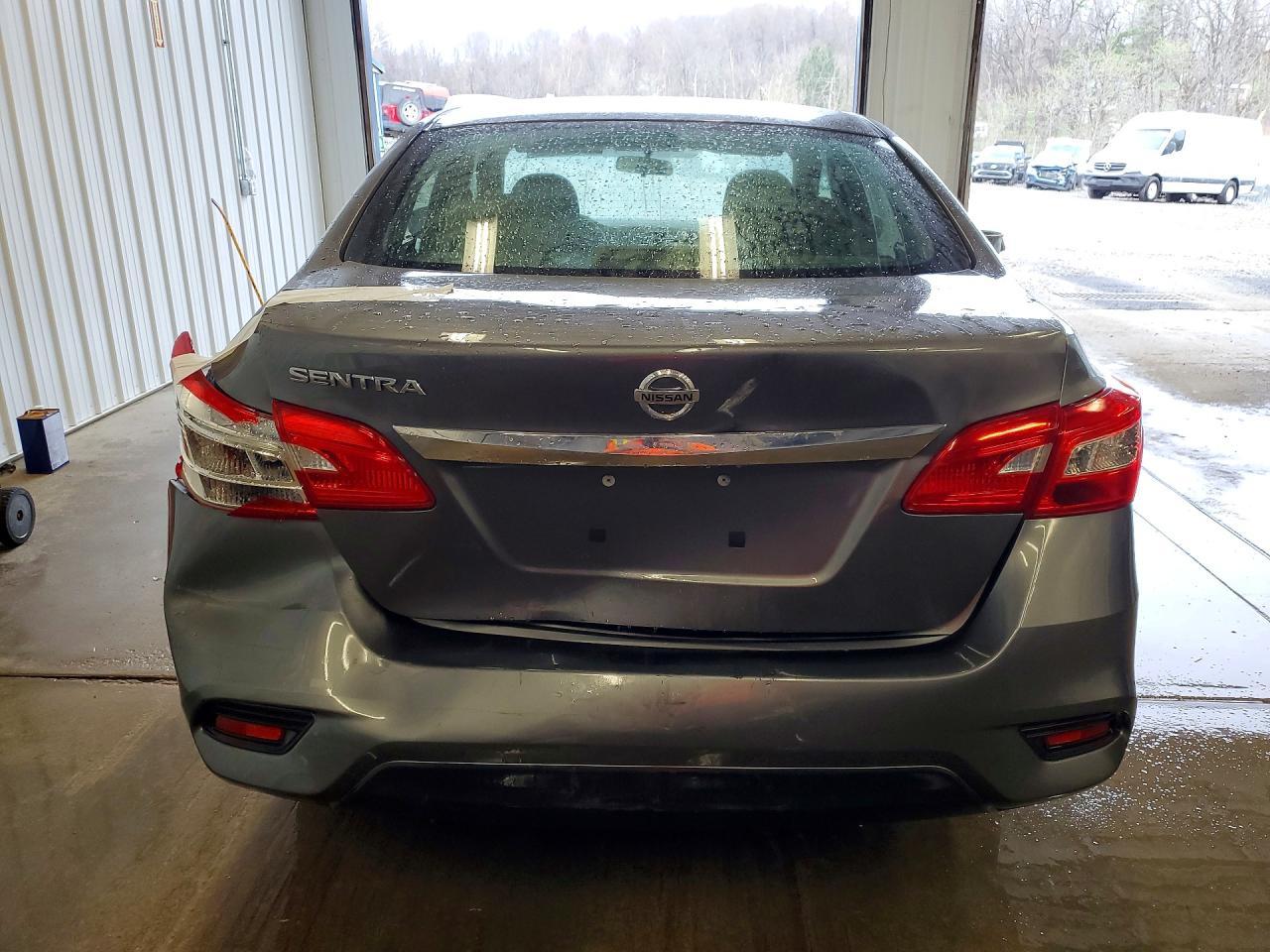 2018 Nissan Sentra S - zdjęcie 6