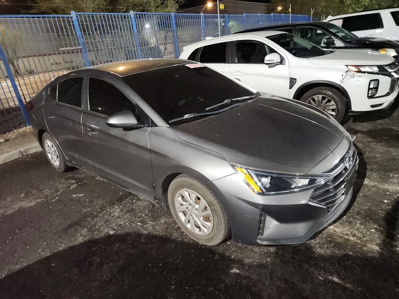 2020 Hyundai Elantra Se - zdjęcie 4