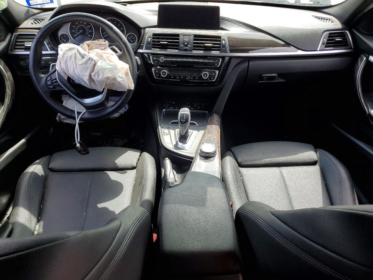 2018 BMW 330 Xi - zdjęcie 8
