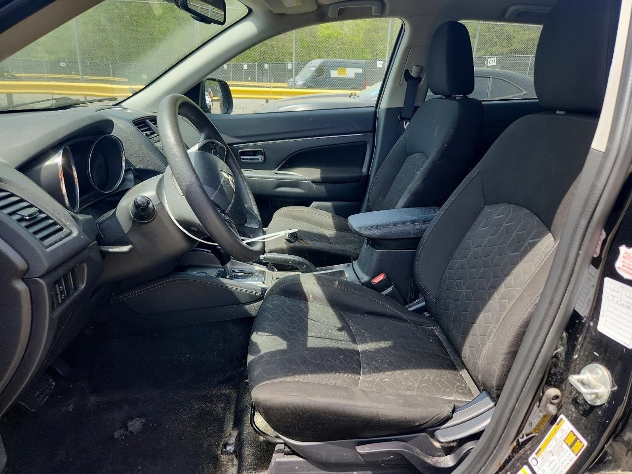 2021 Mitsubishi Outlander Sport Es - zdjęcie 7