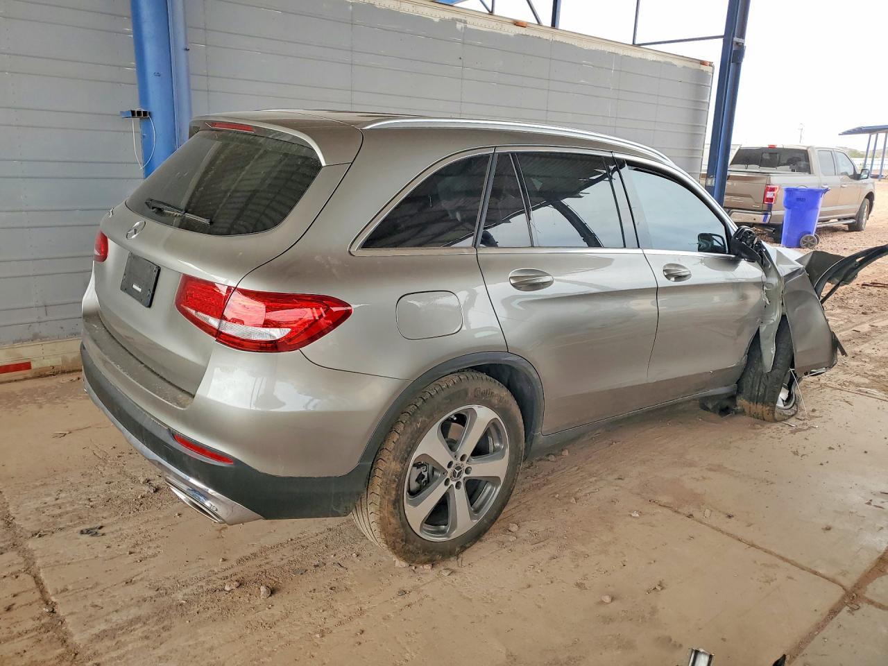 2019 Mercedes-Benz Glc 300 - zdjęcie 3