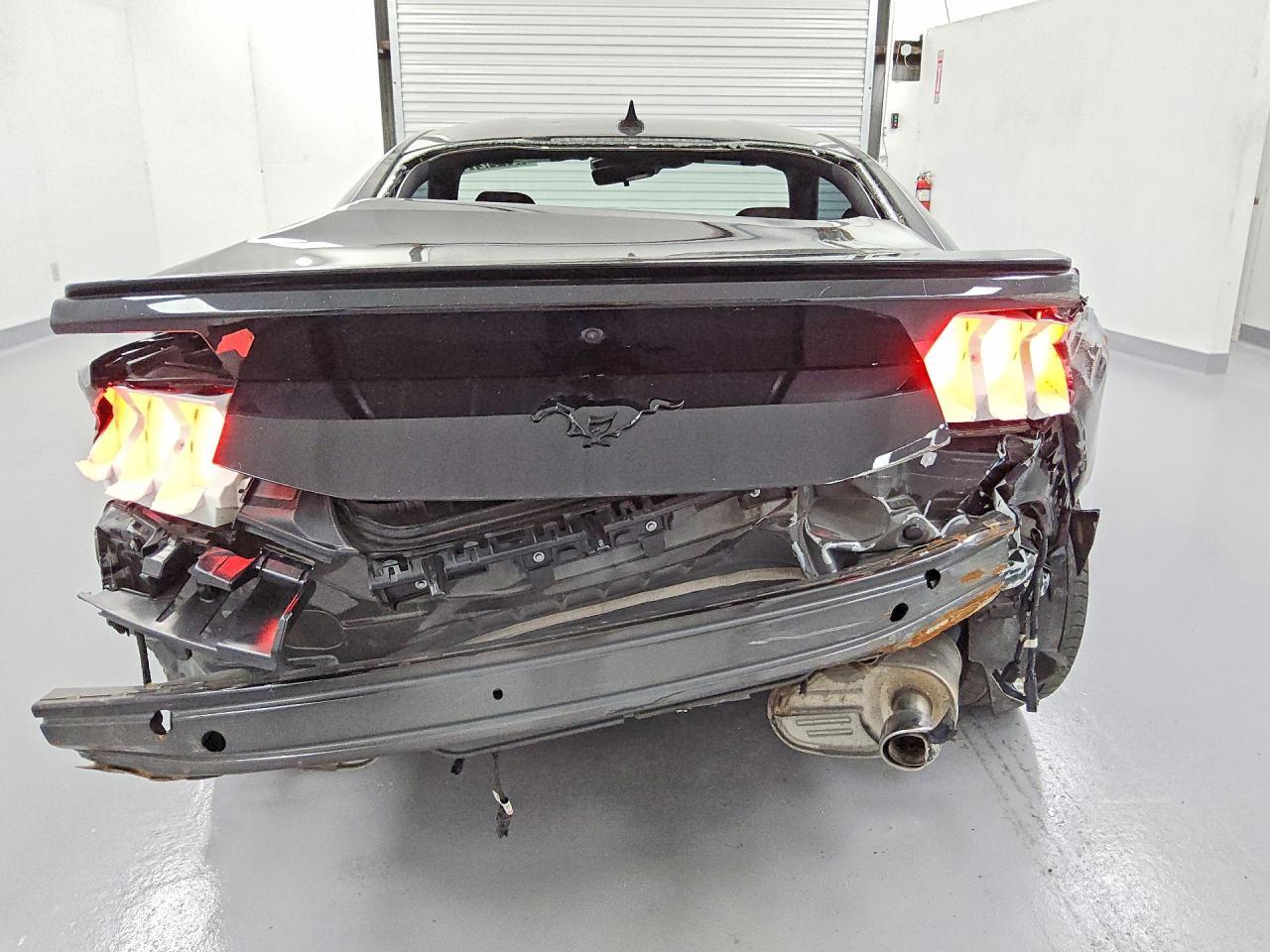 2024 Ford Mustang - zdjęcie 6