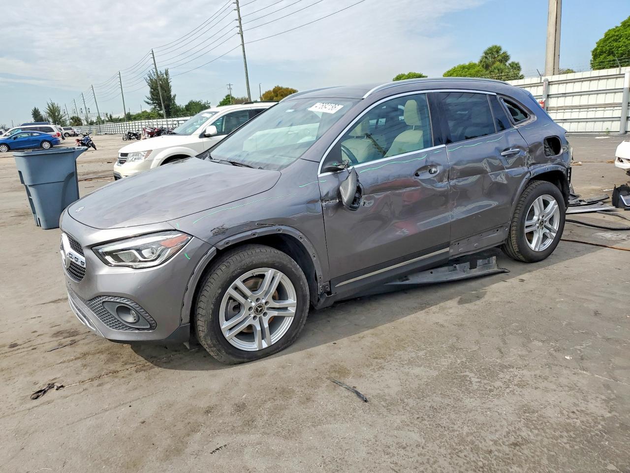 2022 Mercedes-Benz Gla 250 4Matic - zdjęcie główne