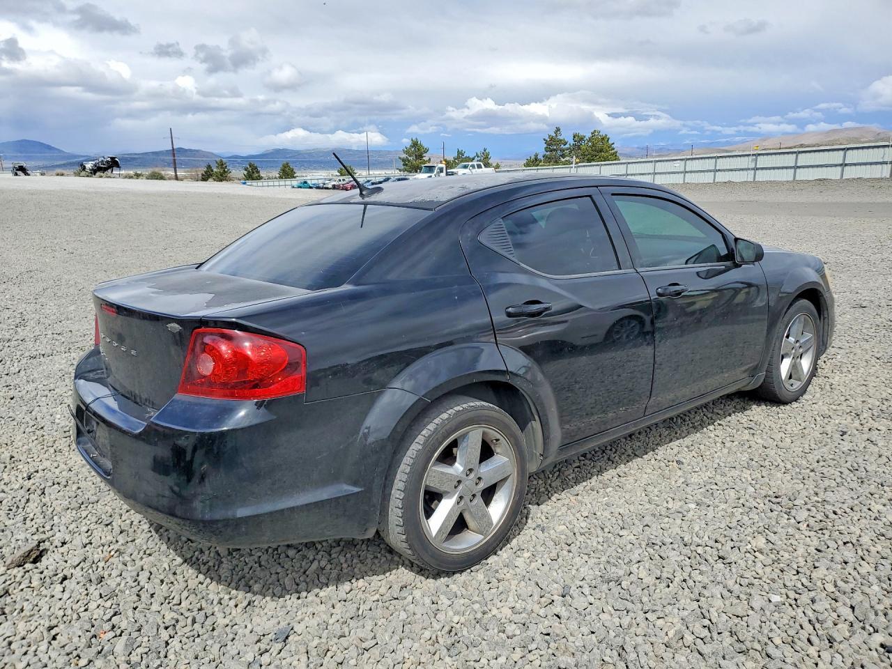 2013 Dodge Avenger Se - zdjęcie 3