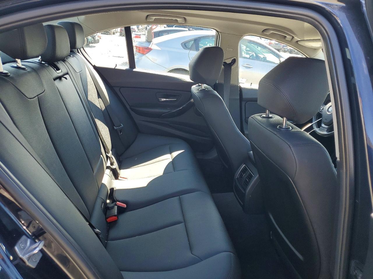 2017 BMW 320 Xi - zdjęcie 10