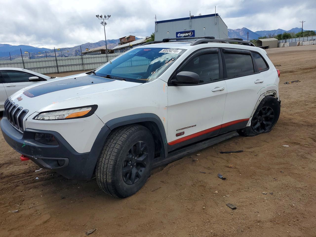 2016 Jeep Cherokee Trailhawk - zdjęcie główne