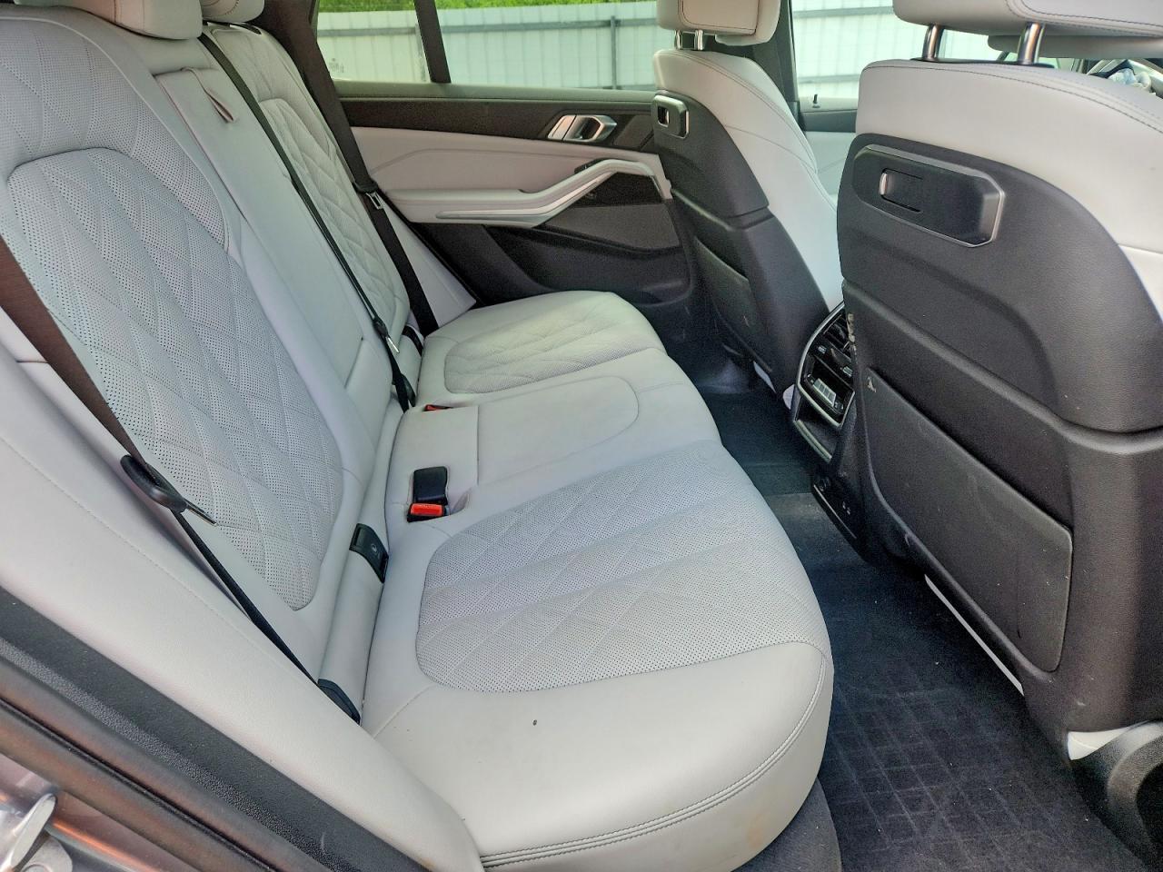 2024 BMW X5 xDrive40I - zdjęcie 11