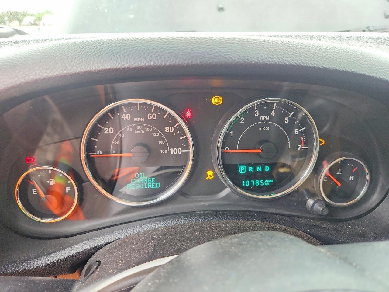 2015 Jeep Wrangler Unlimited Sahara - zdjęcie 9