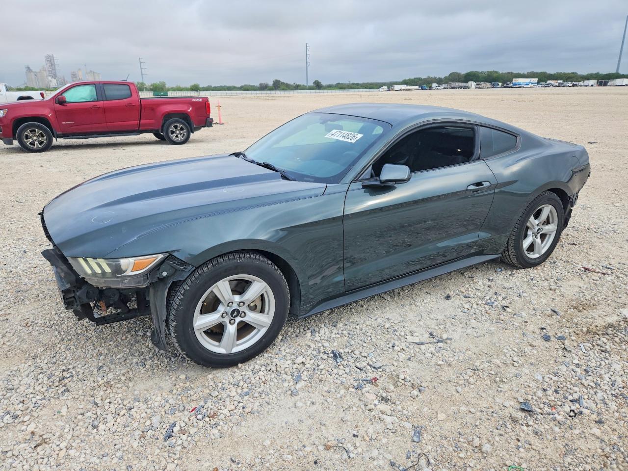 2016 Ford Mustang - zdjęcie główne