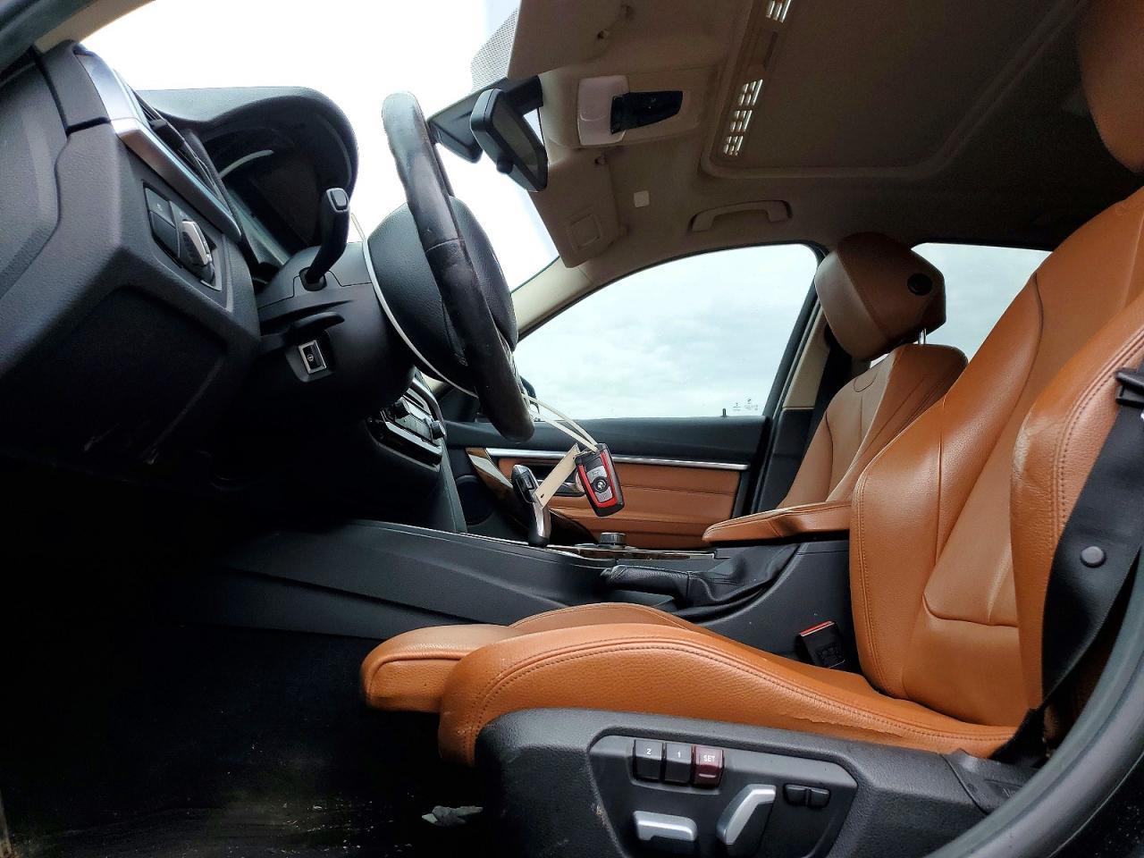 2016 BMW Seria 3 320i - zdjęcie 7