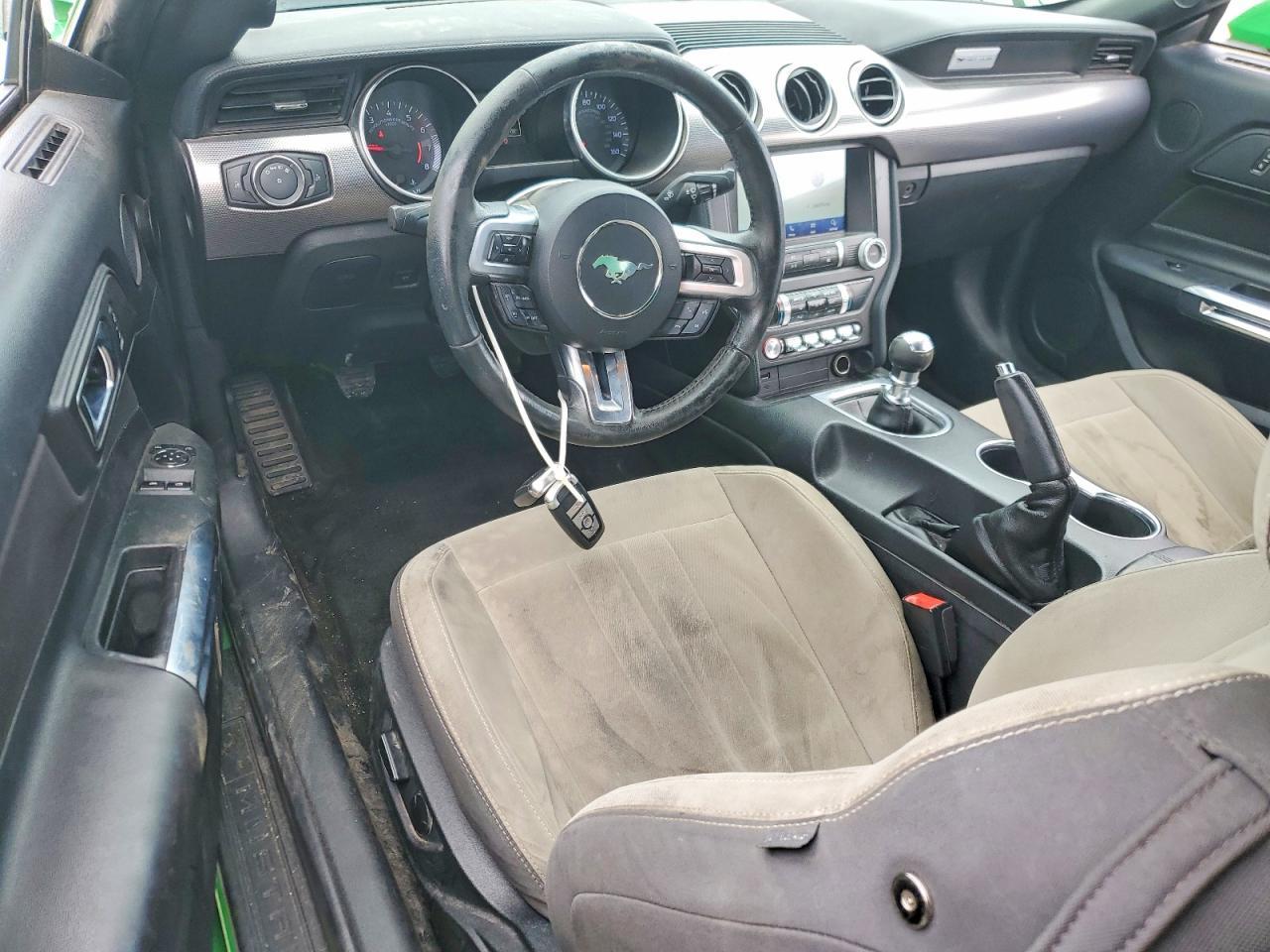 2019 Ford Mustang - zdjęcie 8