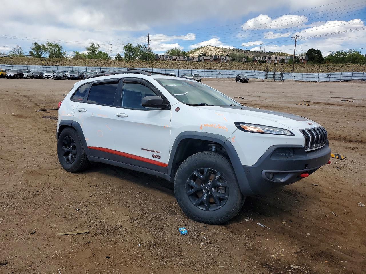 2016 Jeep Cherokee Trailhawk - zdjęcie 4