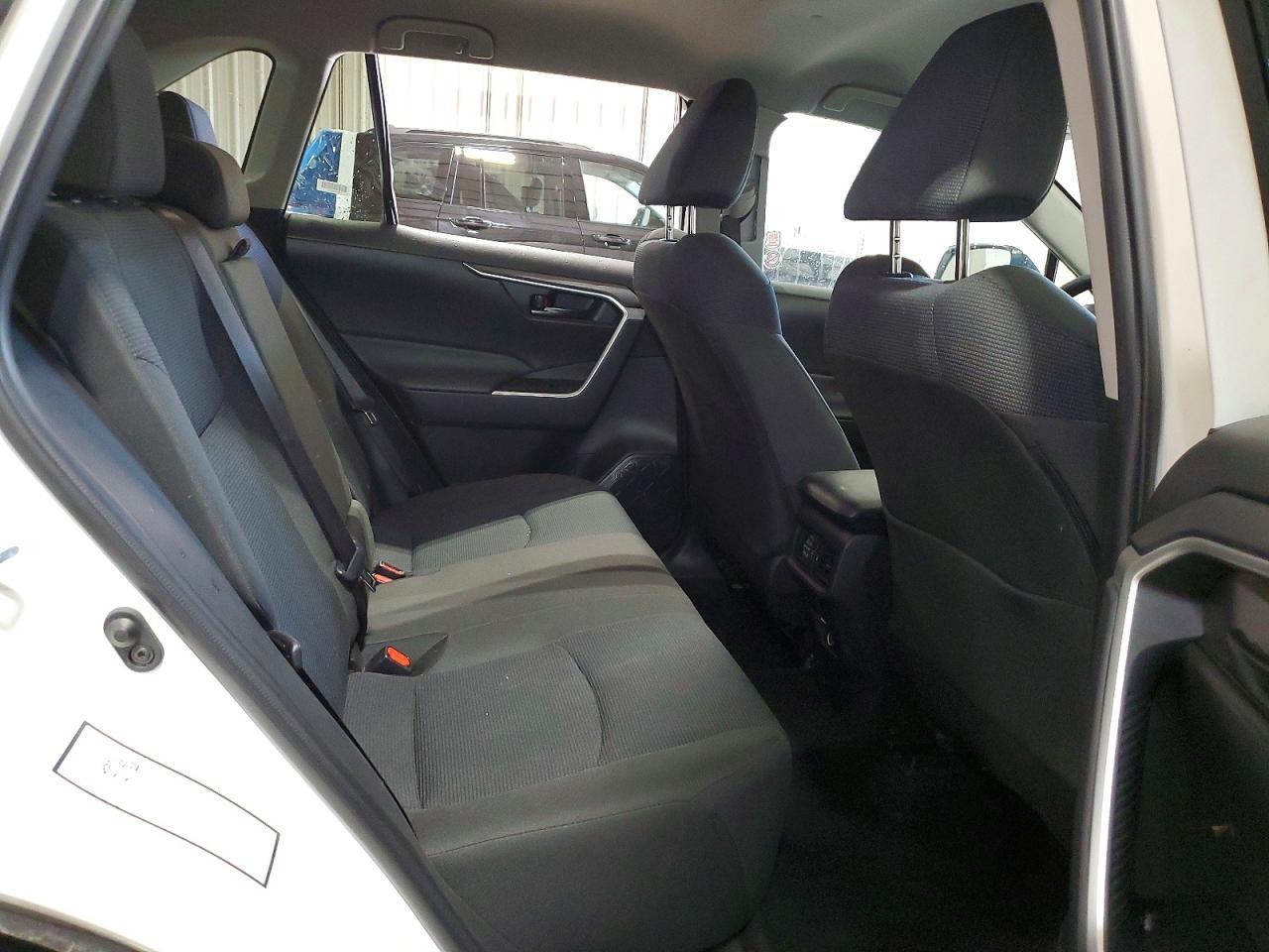 2025 Toyota Rav4 Le - zdjęcie 11