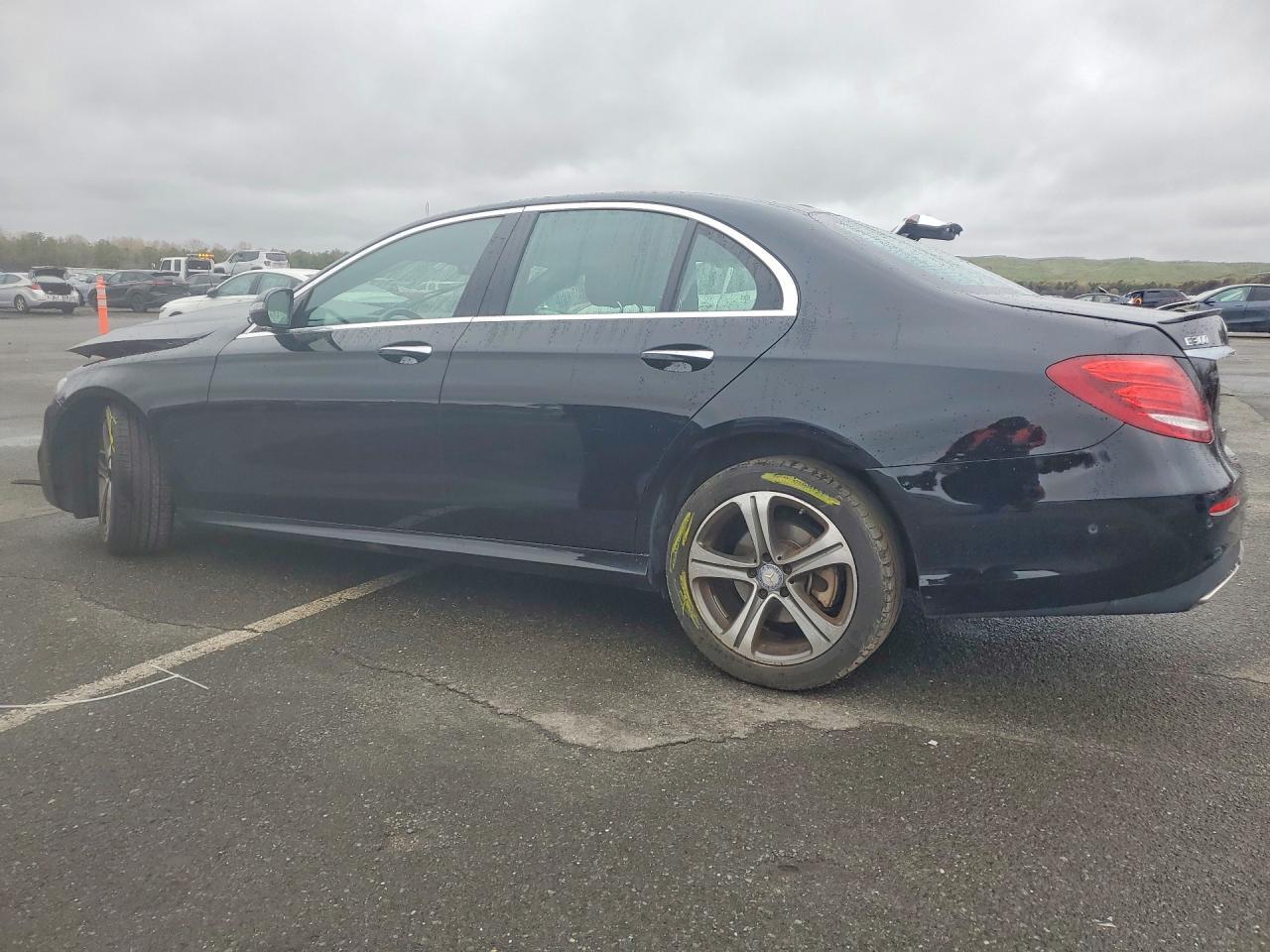 2017 Mercedes-Benz E 300 4Matic - zdjęcie 2
