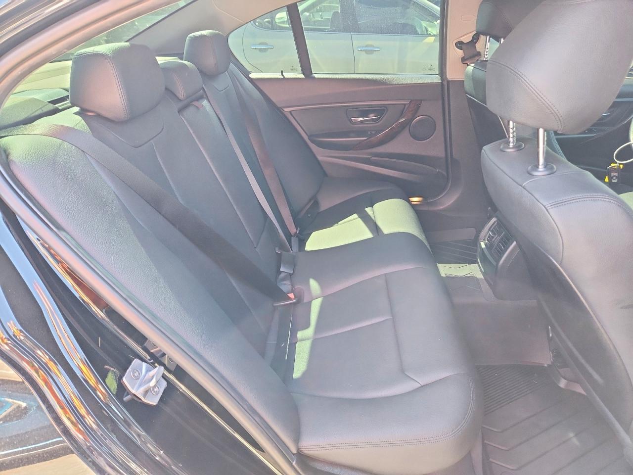 2015 BMW 320 I - zdjęcie 10