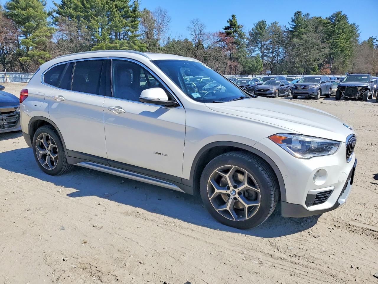 2017 BMW X1 xDrive28I - zdjęcie 4