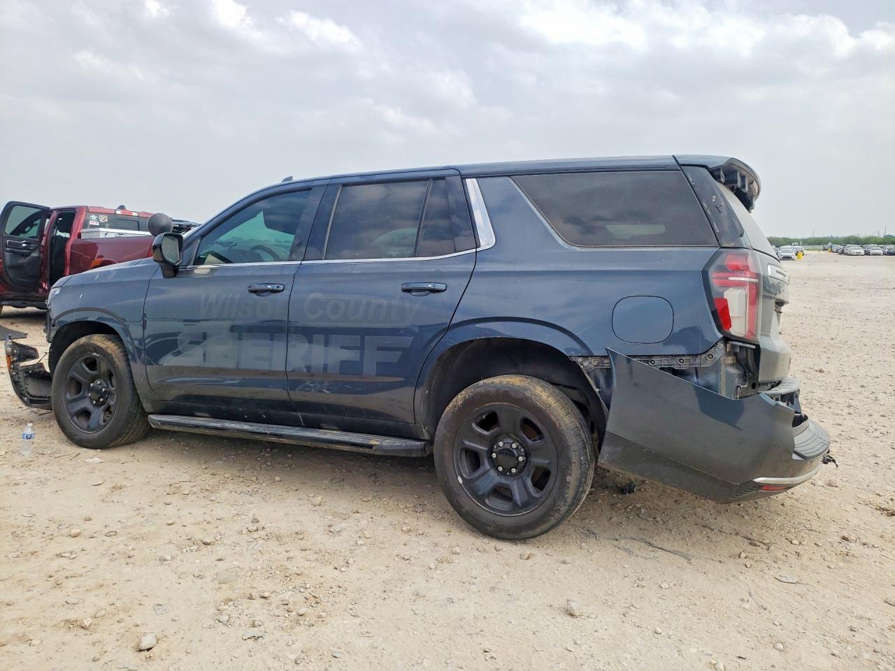2021 Chevrolet Tahoe C1500 - zdjęcie 2