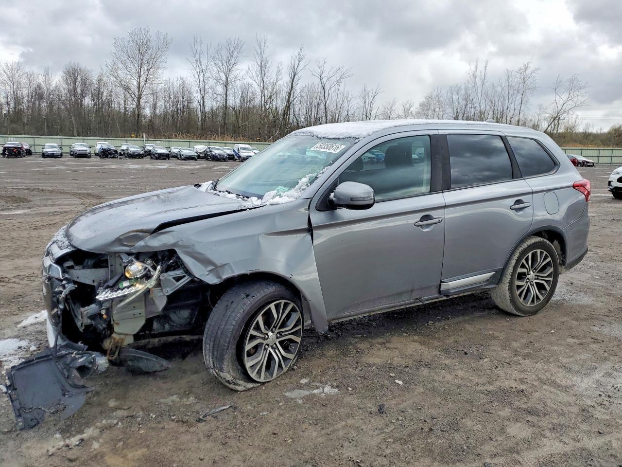 2017 Mitsubishi Outlander Se - zdjęcie główne