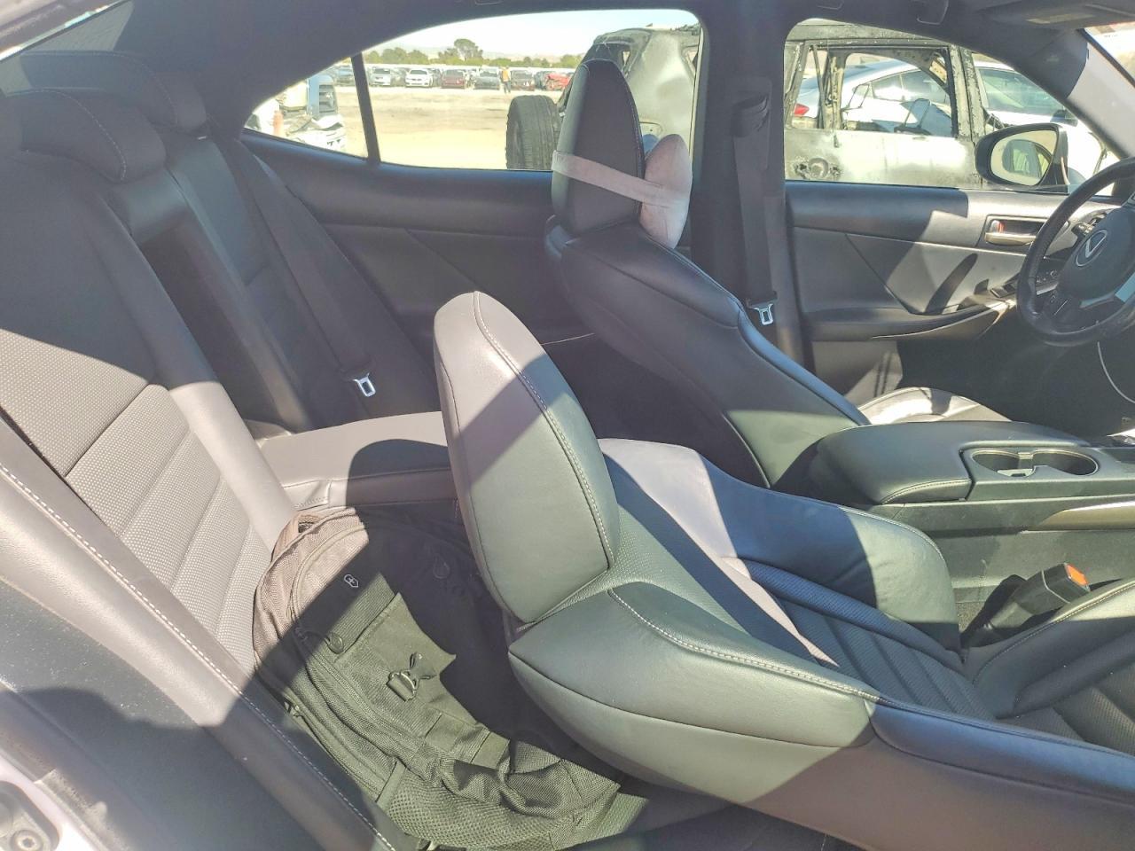 2019 Lexus Is 300 - zdjęcie 11