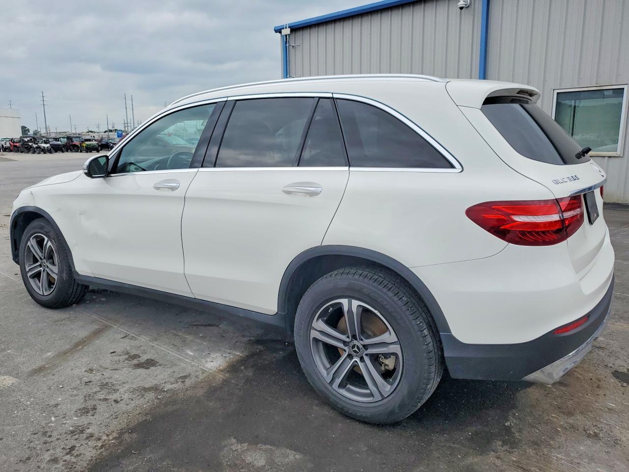 2019 Mercedes-Benz Glc 300 4Matic - zdjęcie 2