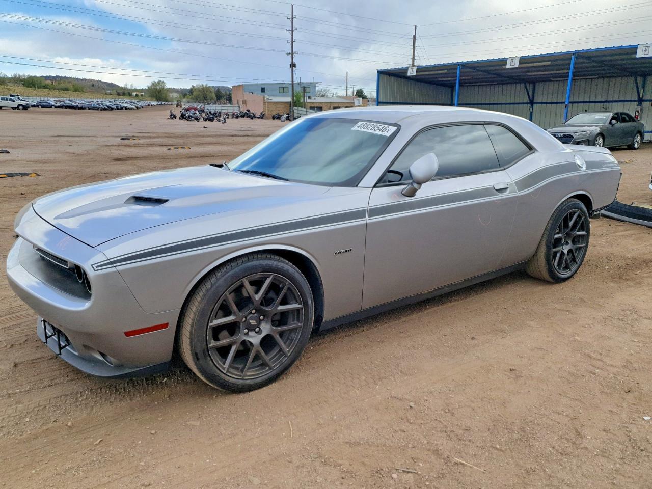 2016 Dodge Challenger R - zdjęcie główne