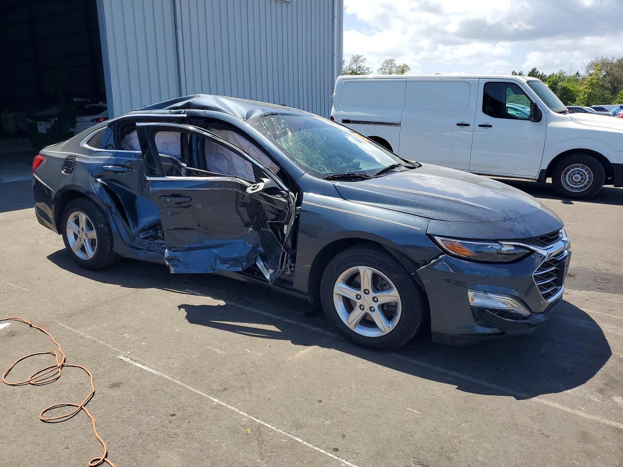 2020 Chevrolet Malibu Ls - zdjęcie 4