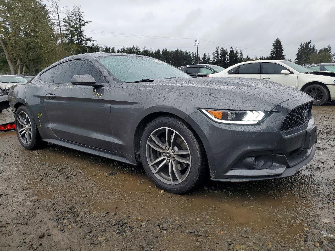 2017 Ford Mustang - zdjęcie 4