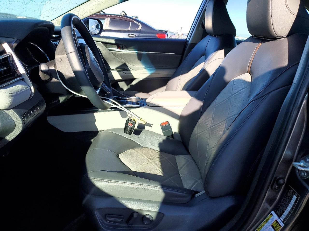 2018 Toyota Camry Xle V6 - zdjęcie 7