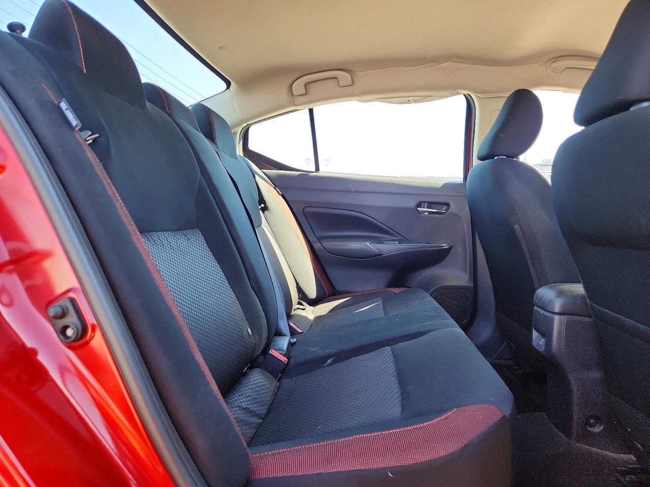 2025 Nissan Versa Sr - zdjęcie 10