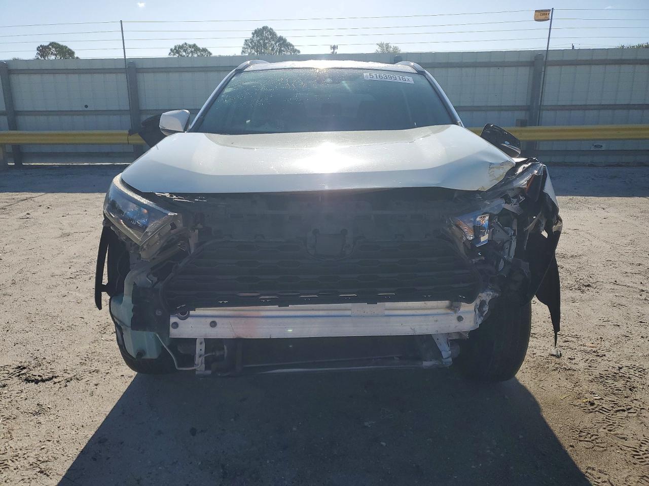 2019 Toyota Rav4 Le - zdjęcie 5