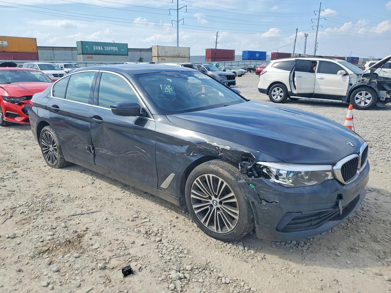 2019 BMW 530 Xi - zdjęcie 4